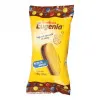 Glace au goût chocolat-rhum entre deux biscuits au cacao